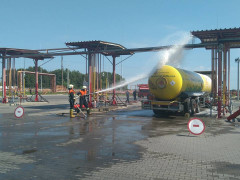На АЗС у Переслав-Хмельницькому районі "загорілася" вантажівка з газом (ФОТО)