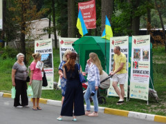 В Ірпені місцеві жителі протестують проти знищення зелених зон міста