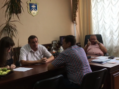 У Гостомельській селищній раді правоохоронці проводять обшуки (ВІДЕО)