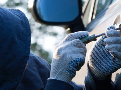 На Київщині двоє працівників патрульної поліції вкрали автомобіль 