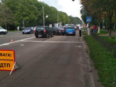Через аномальний світлофор у Борисполі сталася ДТП з чотирма автомобілями