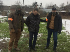 На Київщині затримали дільничного поліції за вимагання 4 тис доларів хабара (ФОТО)