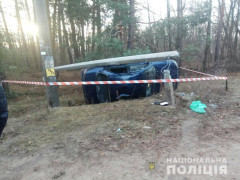 У Бориспільському районі автомобіль збив двох дітей, які переходили дорогу 