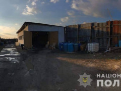 На Васильківщині викрили підпільний цех з виробництва контрафактного алкоголю (ФОТО, ВІДЕО) 
