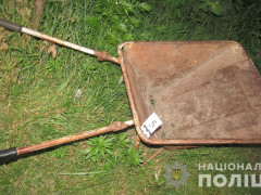 У Борисполі п’яний чоловік зарубав товариша і закопав тіло на городі (ФОТО)