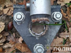 У Вишневому росіянин пошкодив флагшток біля пам’ятника "Небесної Сотні", а потім викинувся з вікна (ФОТО)