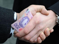 Чиновник міськради на Київщині привласнив 100 тис грн на ремонті службових туалетів