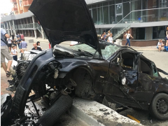 П’яний водій іномарки, що зніс зупинку в Ірпені, відмовився давати показання (ФОТО, ВІДЕО)