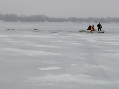 У Вишгородському районі рятувальники дістали тіло чоловіка з води