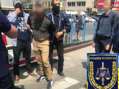 Головного інспектора митного поста "Борисполя" спіймали на хабарі