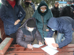 Жителі Броварщини влаштували протест проти підвищення цін на газ та електроенергію (ФОТО)