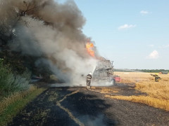 У Калитянській ОТГ на полі загорівся комбайн (ФОТО)