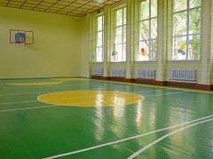 В Ірпені модернізують спортзал у найбільшій школі (ВІДЕО)
