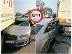 У Вишневому п’яна водійка Audi влетіла під фуру (ВІДЕО)