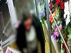 У Петропавлівській Борщагівці чоловік викрав 30 грн із квіткового магазину (ФОТО, ВІДЕО)