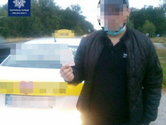 На Київщині поліцейські зупинили п’яного таксиста (ФОТО)