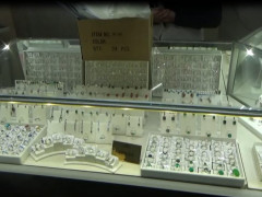 На Київщині правоохоронці викрили  схему контрабанди ювелірних виробів із-за кордону (ФОТО)