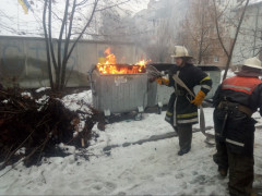 Серйозна пожежа: у Білій Церкві 8 рятувальників ліквідовували загорання в стіттєвому баку 