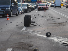  У Білій Церкві автобуси скандального перевізника "Транссіті" гублять колеса по дорозі 