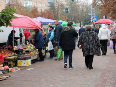 Непоборні речі: у Борисполі процвітає стихійна торгівля