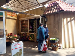 У Борисполі попри заборону працює ринок (ФОТО)