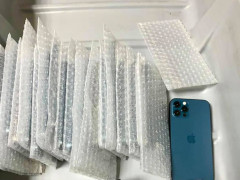 У "Борисполі" митники вилучили партію Iphone 12 на півмільйона грн (ФОТО)