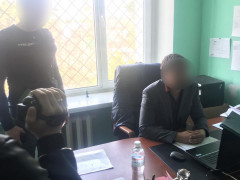 Начальника відділу ДФС у Київській області спіймали під час отримання хабаря (ФОТО)