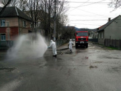 Карантин у Переяславі: у місті почали дезінфікувати вулиці та зупинки