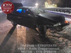 Неподалік Борисполя водій напідпитку в’їхав у відбійник (ФОТО)