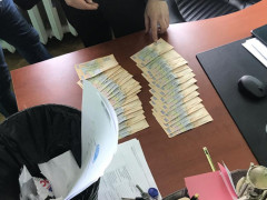 Начальника відділу ДФС в Ірпені спіймали на хабарі