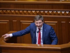 Хворий на коронавірус нардеп Шахов перебуває у селі під Києвом