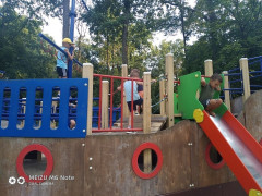 Бучанці скаржаться на дитячий майданчик у міському парку