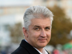 Мабуть, варто почати  розглядати перехід Славутича з Київської до Чернігівської області