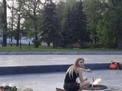 У Білій Церкві оголосили вирок дівчині, яка смажила сосиски на Вічному вогні