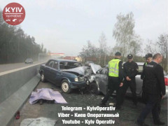 Жахлива ДТП під Києвом: один загиблий, двоє госпіталізованих (ФОТО)