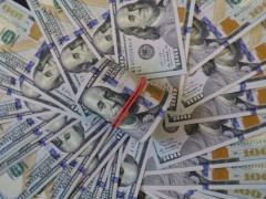 Митники бориспільського аеропорту вилучили в пасажирки понад 1,8 млн грн