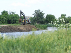 Карплюк обіцяє збудувати за місяць набережну в Ірпені (ФОТО)