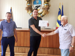 Тараща отримала грант на облаштування алеї троянд