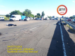 Поблизу Броварів мотоцикліст насмерть розбився об автомобіль поліцейського (ФОТО)