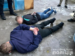 На Білоцерківщині озброєна банда накинулася на поліцейського із кулаками (ВІДЕО)