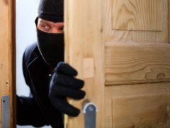 У Києво-Святошинському районі зловмисник "обчистив" інваліда (ФОТО)