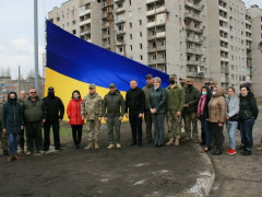 Білоцерківські військові встановили прапор України в прифронтовій Авдіївці (ФОТО)