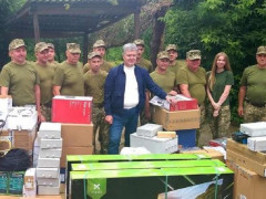 Порошенко передав комплект оптичної розвідки білоцерківській бригаді Чорних Запорожців (ФОТО)