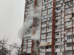 У Броварах пожежники рятували від вогню квартиру у багатоповерхівці  (ФОТО)
