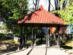У Борисполі вандали руйнують міські бювети
