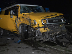 Під столицею дівчина на позашляховику знесла втовп, а потім влетіла у дерево ( ВІДЕО)  