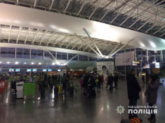В аеропорту "Бориспіль" затримали чоловіка, що вербував дівчат у сексуальне рабство 