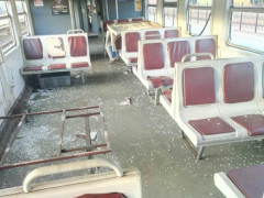 Дешева вентиляція: на Київщині вандали розгромили електричку (ФОТО)