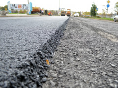 Чиновників Київської ОДА підозрюють у розтраті коштів на суму понад шість млн грн на ремонті доріг 