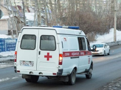 У Баришівці рятувальникам довелось нести хвору до "швидкої ", бо авто не змогло доїхати через замети (ФОТО)